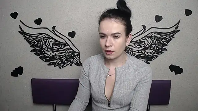 JasmineKouch online show from 5, 12, 2025