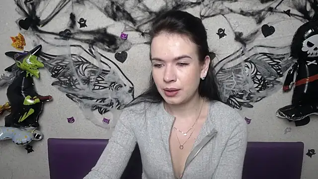 JasmineKouch online show from 9, 11, 2025