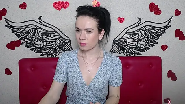 JasmineKouch online show from 17, 2, 2025