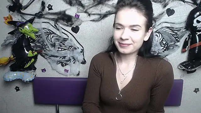 JasmineKouch online show from 8, 11, 2025