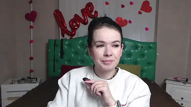 JasmineKouch online show from 11, 2, 2026