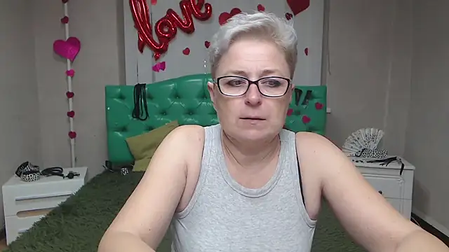 EmiliaGree online show from 14, 10, 2025