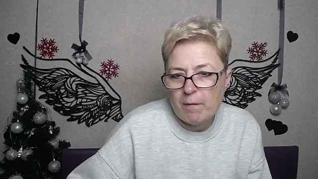 EmiliaGree online show from 20, 12, 2025