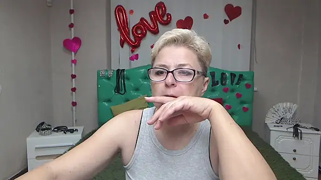 EmiliaGree online show from 13, 10, 2025