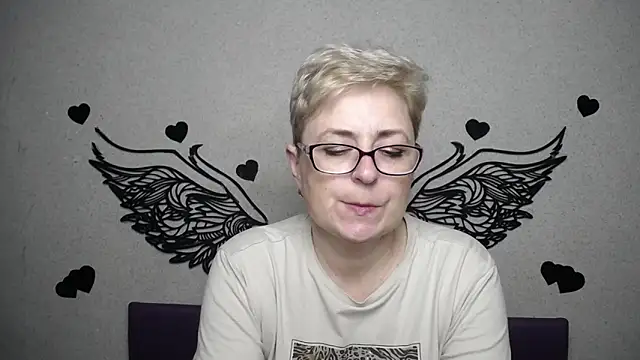 EmiliaGree online show from 4, 4, 2026
