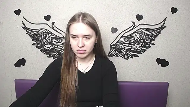 Snapshot of LauraHlot chatting on 28, 4, 2026 LauraHlot online show from 28, 4, 2026