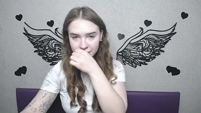 Snapshot of LauraHlot chatting on 29, 4, 2026 LauraHlot online show from 29, 4, 2026