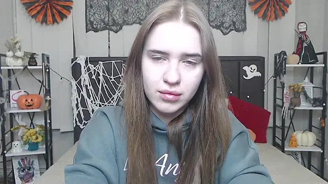 Snapshot of LauraHlot chatting on 26, 10, 2025 LauraHlot online show from 26, 10, 2025