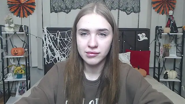 Snapshot of LauraHlot chatting on 20, 10, 2025 LauraHlot online show from 20, 10, 2025