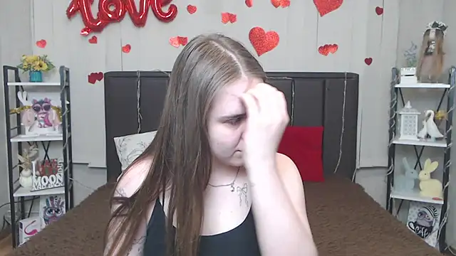 Snapshot of LauraHlot chatting on 23, 5, 2026 LauraHlot online show from 23, 5, 2026