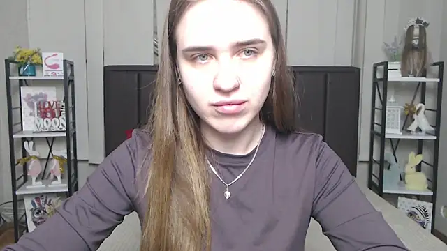 Snapshot of LauraHlot chatting on 27, 11, 2025 LauraHlot online show from 27, 11, 2025