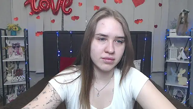 Snapshot of LauraHlot chatting on 19, 5, 2026 LauraHlot online show from 19, 5, 2026