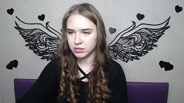 LauraHlot online show from 15, 4, 2026