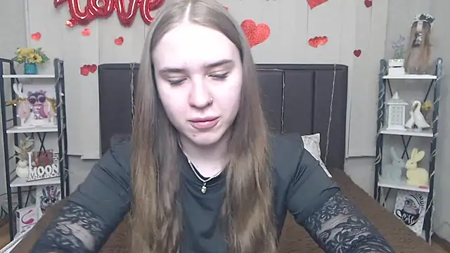 Snapshot of LauraHlot chatting on 16, 5, 2026 LauraHlot online show from 16, 5, 2026