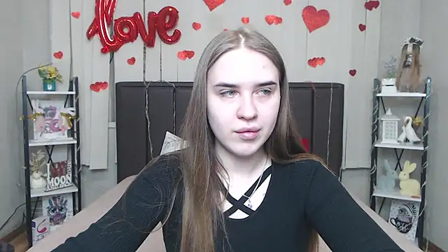 LauraHlot online show from 3, 4, 2026