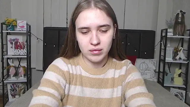 Snapshot of LauraHlot chatting on 16, 11, 2025 LauraHlot online show from 16, 11, 2025