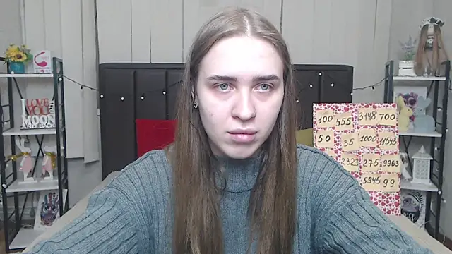 Snapshot of LauraHlot chatting on 9, 10, 2025 LauraHlot online show from 9, 10, 2025