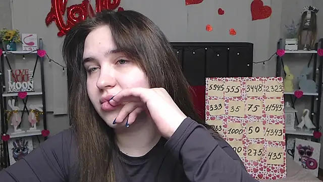LauraHlot online show from 2, 3, 2025
