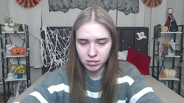 Snapshot of LauraHlot chatting on 24, 10, 2025 LauraHlot online show from 24, 10, 2025