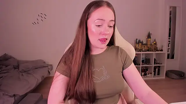 WalkingGirl online show from 5, 11, 2025