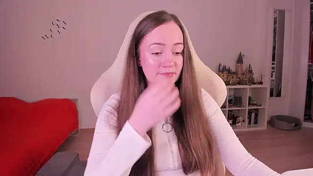 WalkingGirl online show from 9, 11, 2025