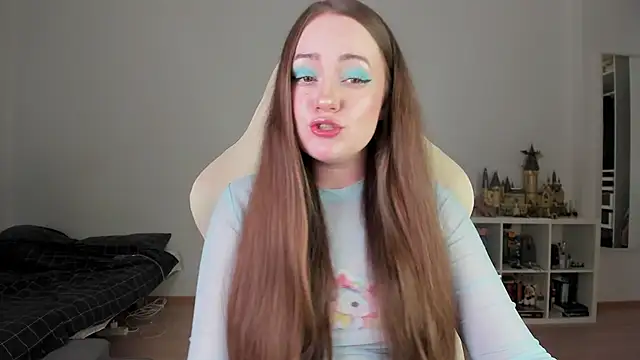 WalkingGirl online show from 19, 3, 2026