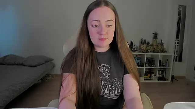 Snapshot of WalkingGirl chatting on 17, 6, 2026 WalkingGirl online show from 17, 6, 2026