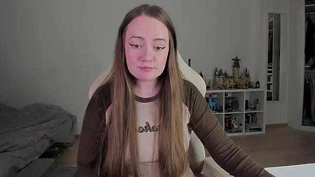 Snapshot of WalkingGirl chatting on 24, 5, 2026 WalkingGirl online show from 24, 5, 2026