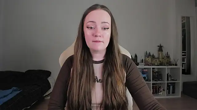 WalkingGirl online show from 11, 2, 2026