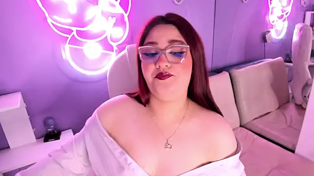 Snapshot of Camiila_Osorio chatting on 7, 11, 2025 Camiila Osorio online show from 7, 11, 2025