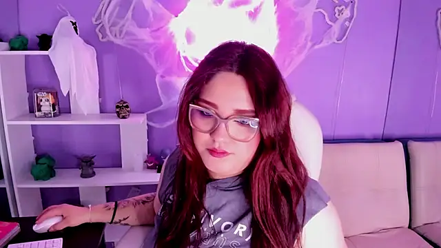 Snapshot of Camiila_Osorio chatting on 13, 10, 2025 Camiila Osorio online show from 13, 10, 2025