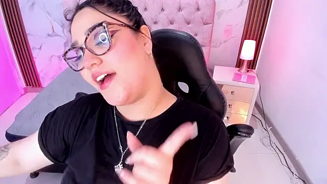 Camiila Osorio online show from 1, 4, 2026