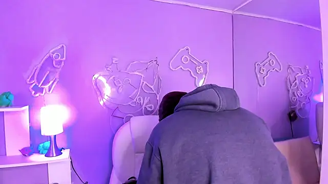 Snapshot of Camiila_Osorio chatting on 18, 11, 2025 Camiila Osorio online show from 18, 11, 2025