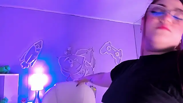 Snapshot of Camiila_Osorio chatting on 21, 11, 2025 Camiila Osorio online show from 21, 11, 2025