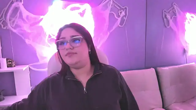 Snapshot of Camiila_Osorio chatting on 3, 11, 2025 Camiila Osorio online show from 3, 11, 2025