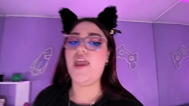 Snapshot of Camiila_Osorio chatting on 5, 11, 2025 Camiila Osorio online show from 5, 11, 2025