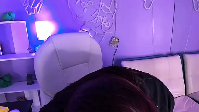 Snapshot of Camiila_Osorio chatting on 14, 11, 2025 Camiila Osorio online show from 14, 11, 2025