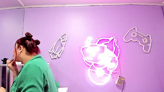 Snapshot of Camiila_Osorio chatting on 6, 11, 2025 Camiila Osorio online show from 6, 11, 2025