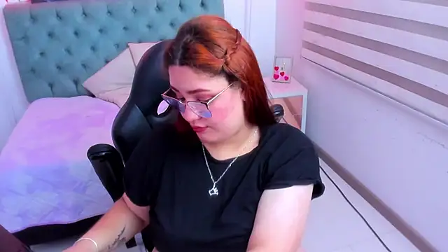 Camiila Osorio online show from 12, 3, 2025