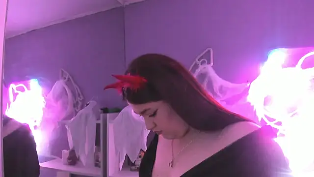 Snapshot of Camiila_Osorio chatting on 31, 10, 2025 Camiila Osorio online show from 31, 10, 2025