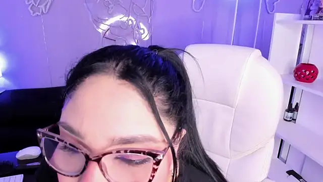 Camiila Osorio online show from 16, 3, 2026