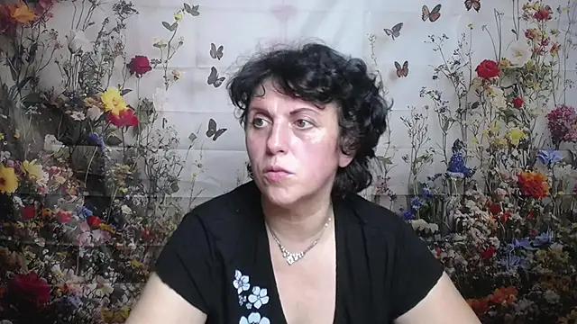 LuciaMii online show from 25, 9, 2025