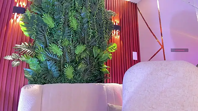 Snapshot of foxxxmegan chatting on 31, 10, 2025 foxxxmegan online show from 31, 10, 2025