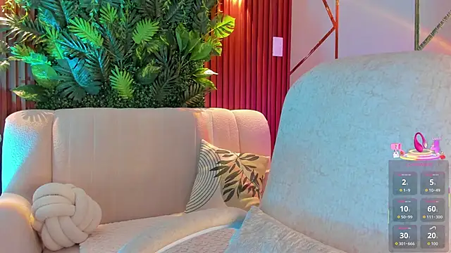 Snapshot of foxxxmegan chatting on 11, 10, 2025 foxxxmegan online show from 11, 10, 2025