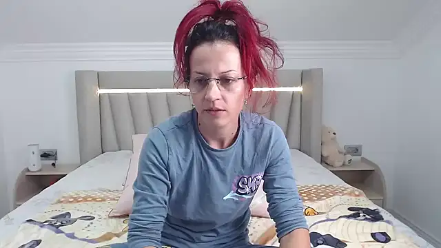 CatWoman0001 online show from 15, 11, 2025