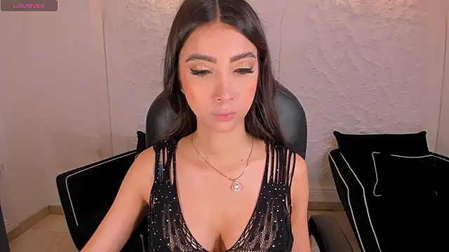 Snapshot of ValeriaVelvet chatting on 5, 5, 2026 ValeriaVelvet online show from 5, 5, 2026