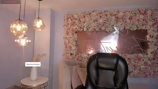 Snapshot of ValeriaVelvet chatting on 18, 5, 2026 ValeriaVelvet online show from 18, 5, 2026
