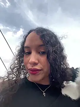 MarieLeon online show from 5, 2, 2026