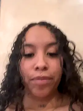 MarieLeon online show from 5, 10, 2025