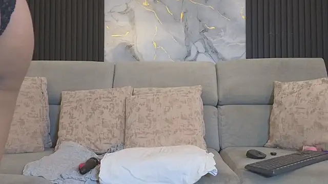 anellejones online show from 20, 4, 2026